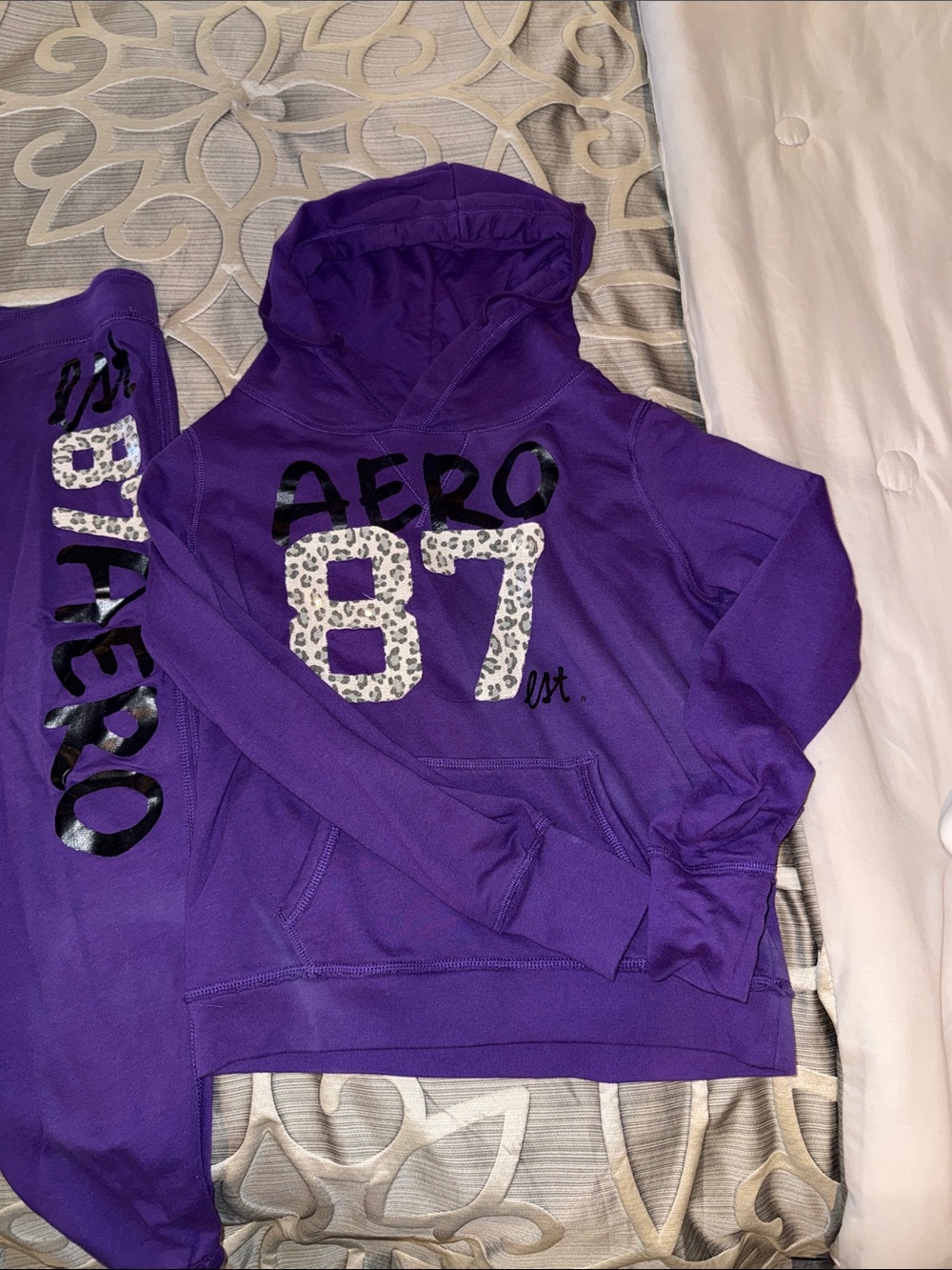 Aeropostale Purple Hoodie and Jogger Set with Leopard '87' Graphic - Picture 5 of 7
